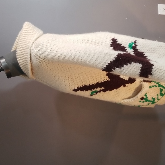 Mens Vintage duck sweater.  Wool feel.  Aprox XL to 2XL.  HANDMADE chunky knit. - Picture 3 of 17